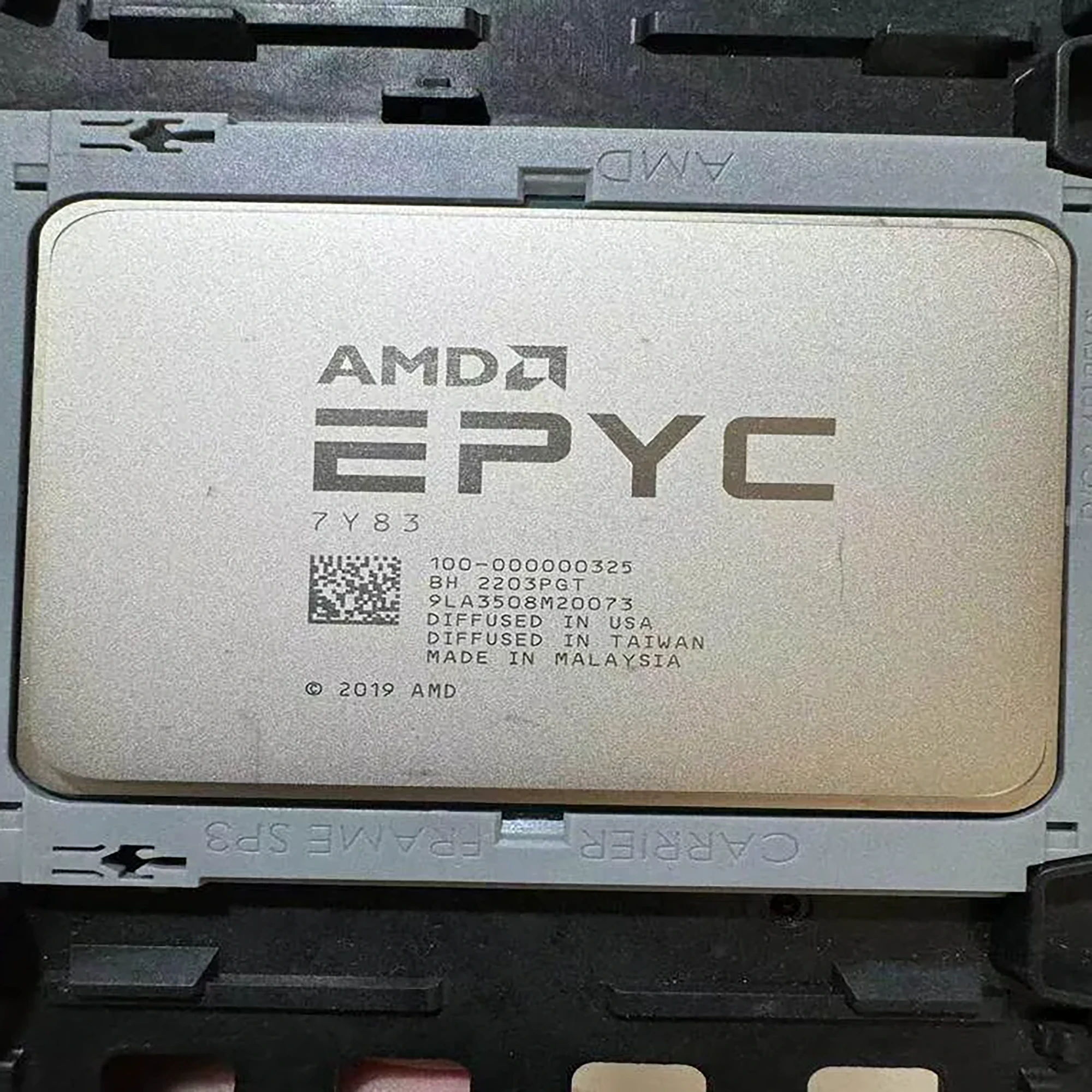 Amd Epyc 7y83 1