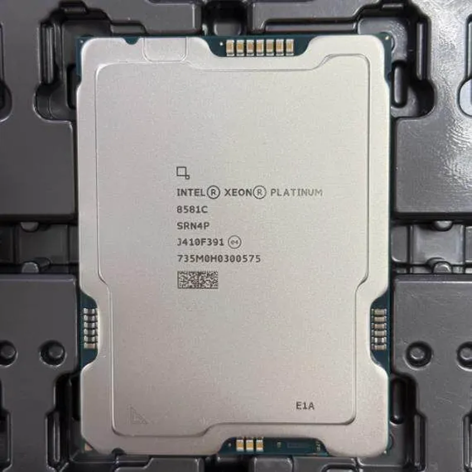 Intel Xeon 8581c