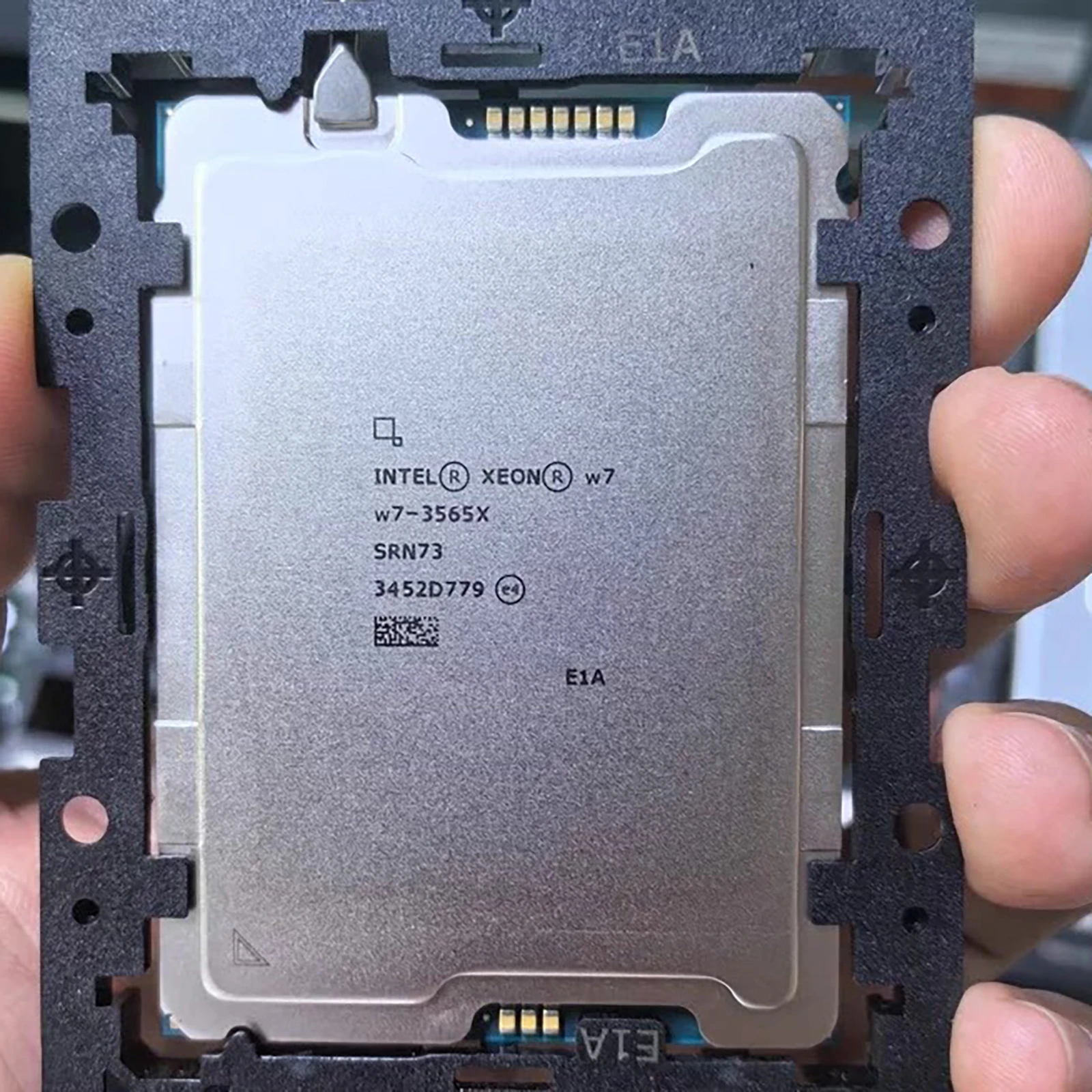 W7 3565x Front